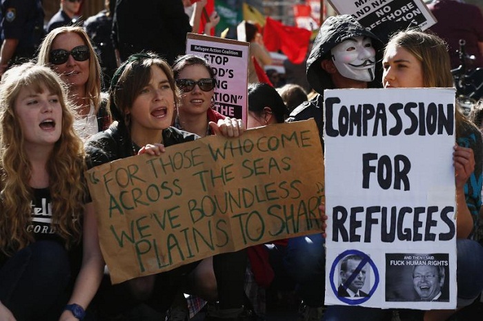 Asylum seekers riot at Papua New Guinea detention camp 